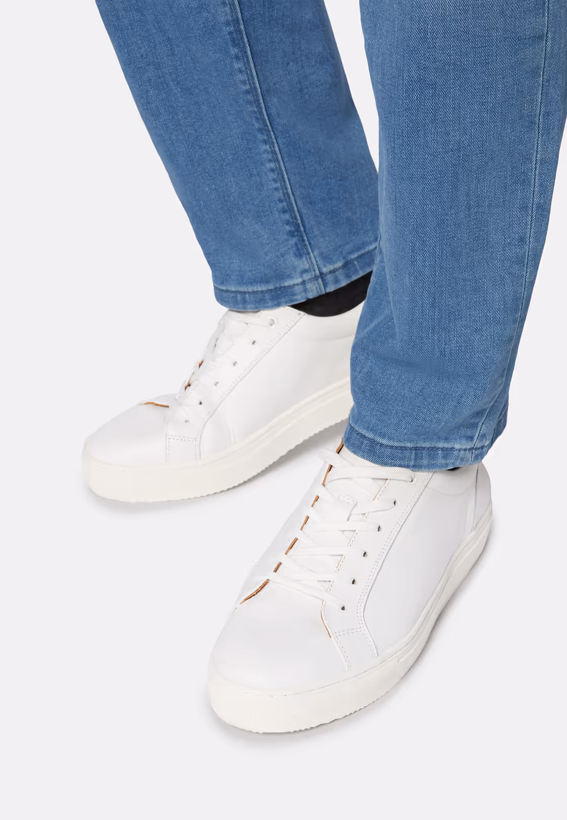 BOGGI Milano Leather Trainers — Blanco